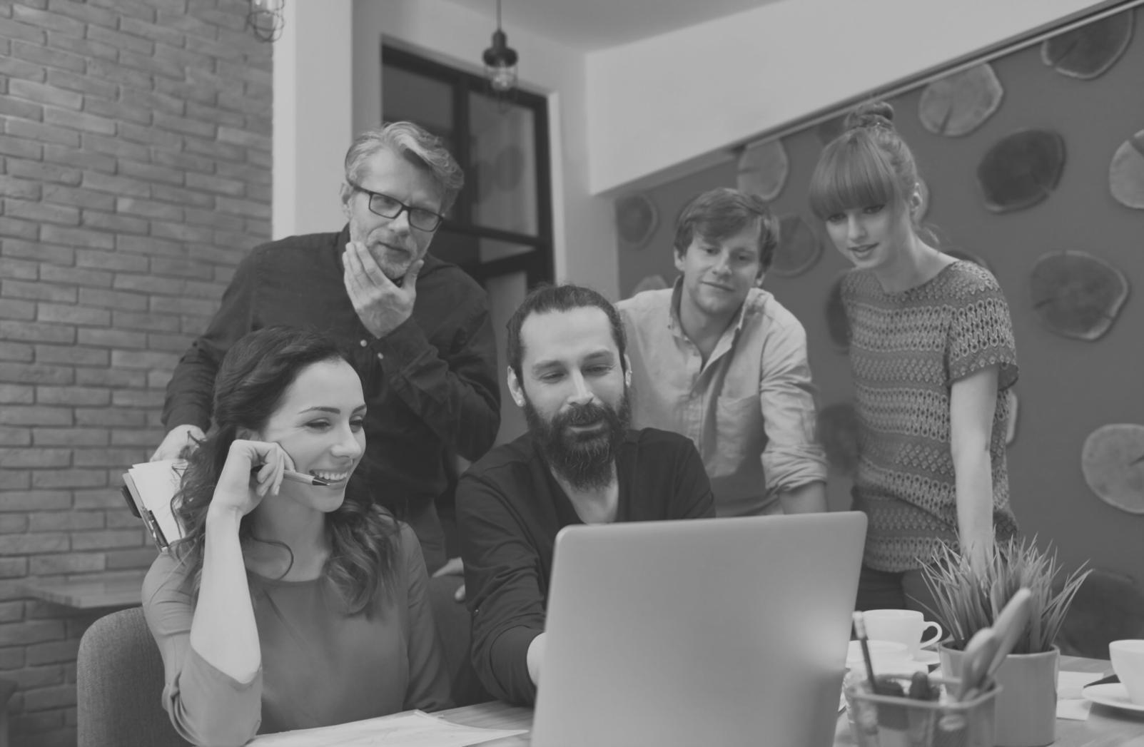 Sesión de análisis financiero donde revisamos documentación y objetivos del cliente